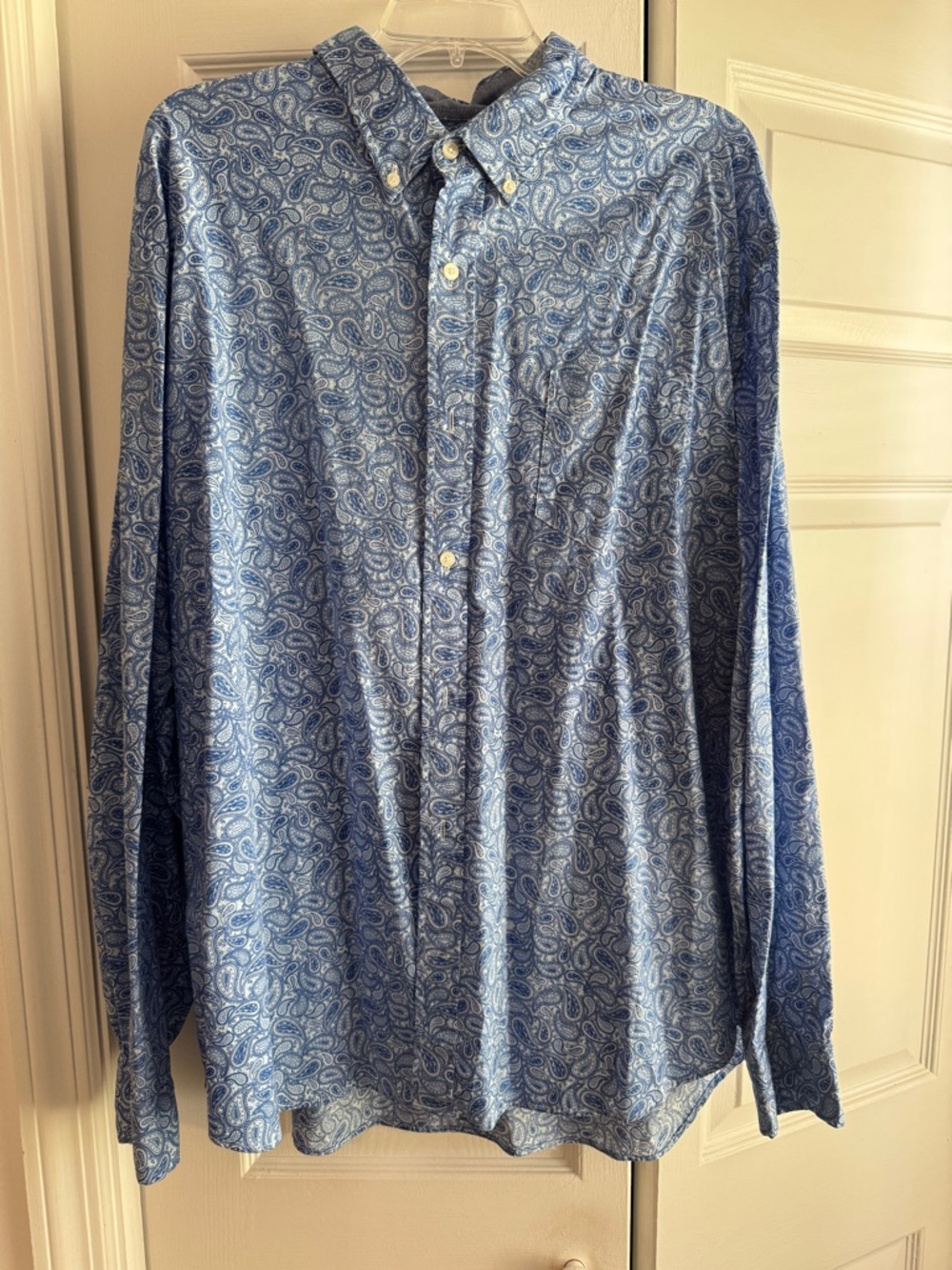 crown & ivy Blue Paisley Long-Sleeve Button-Down Shirt